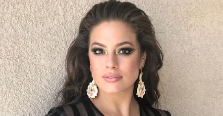 Ashley Graham pokazała zdjęcie swojej mamy w kostiumie kąpielowym