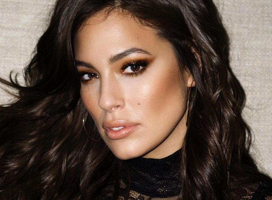 Ashley Graham znów pozuje nago. Co za kształty!