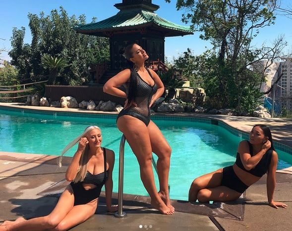 Ashley Graham chwali się ciałem na Instagramie