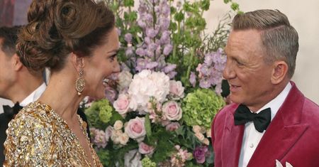 Daniel Craig oblał się rumieńcem podczas rozmowy z księżną Kate. Tak go zawstydziła, że tabloidy od rana cytują jego słowa