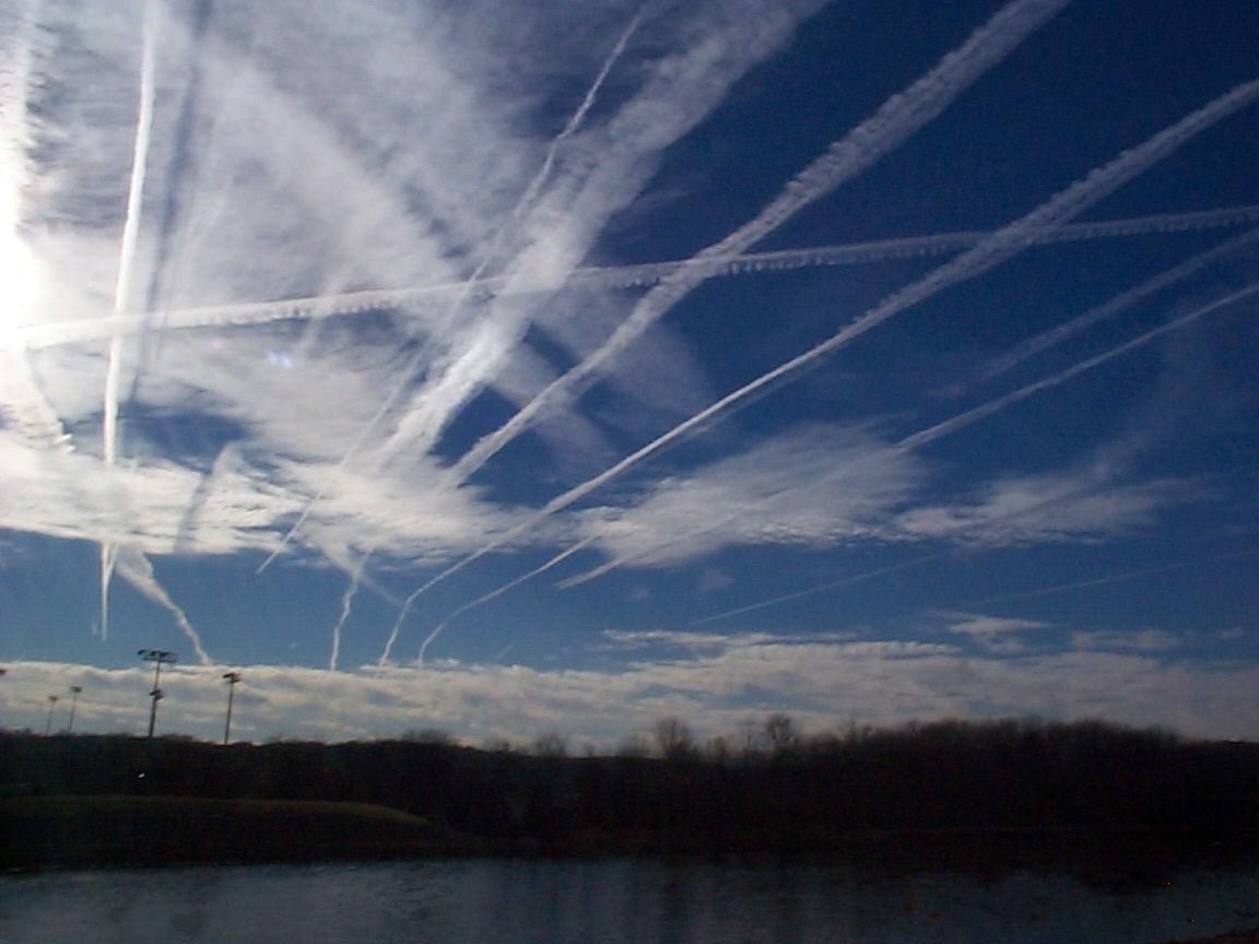 Chemtrails, dwutlenek węgla w napojach i wulkany emitujące więcej CO2 niż człowiek. Z takim bzdurami walczą na co dzień naukowcy z  "Nauki o klimacie"