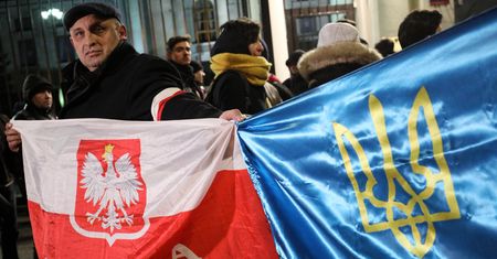 Ukraińcy najbardziej lubią Polskę, a najmniej Rosję. Nowy sondaż