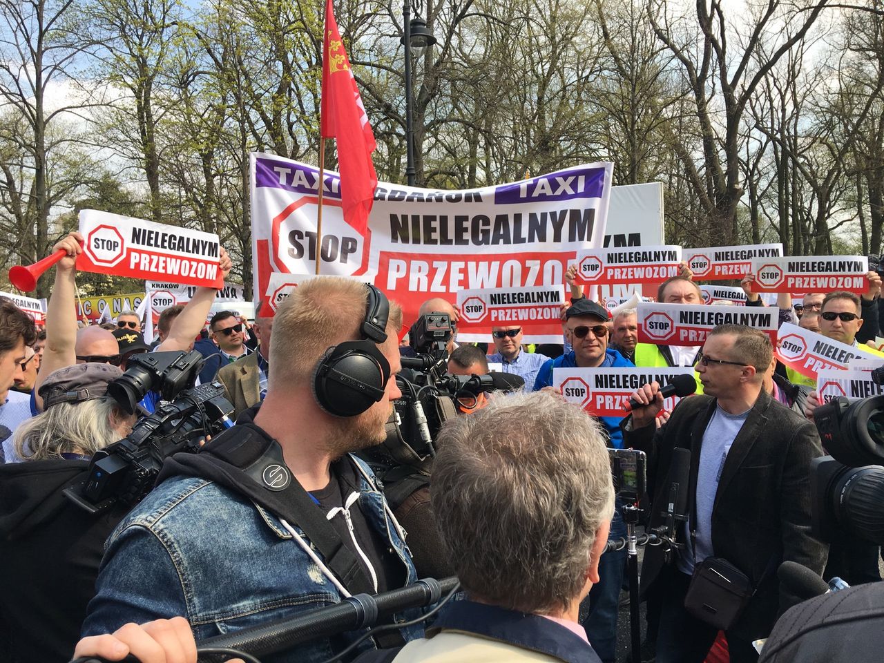 Protest taksówkarzy. Uber też krytykuje projekt ustawy