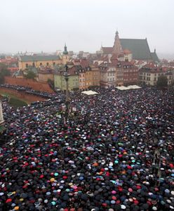 "Nie składamy parasolek!". Kobiety skrzykują się na Czarny Wtorek