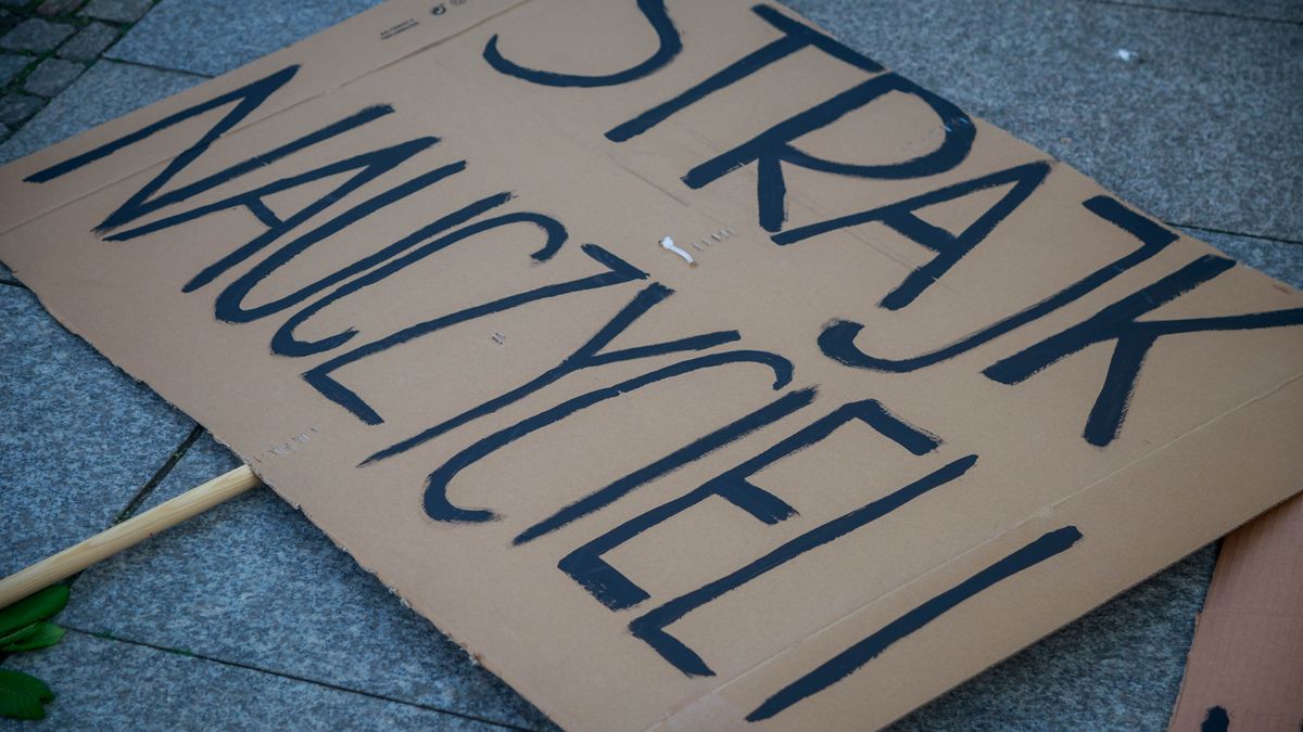 Zeszłoroczny strajk nauczycielom odbija się czkawką