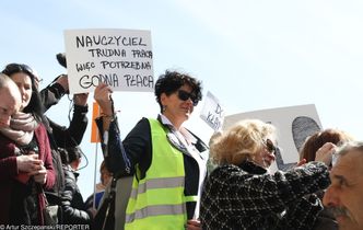 Strajk nauczycieli. Samorządy chcą wypłacić pensje