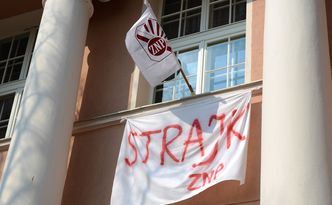 Strajk nauczycieli. Handel na razie się trzyma, strategia "na przeczekanie" może się udać