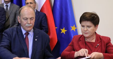 Strajk nauczycieli 2019. Tyle zarabia Ryszard Proksa. Nauczyciele: Zdradził nas i oszukał