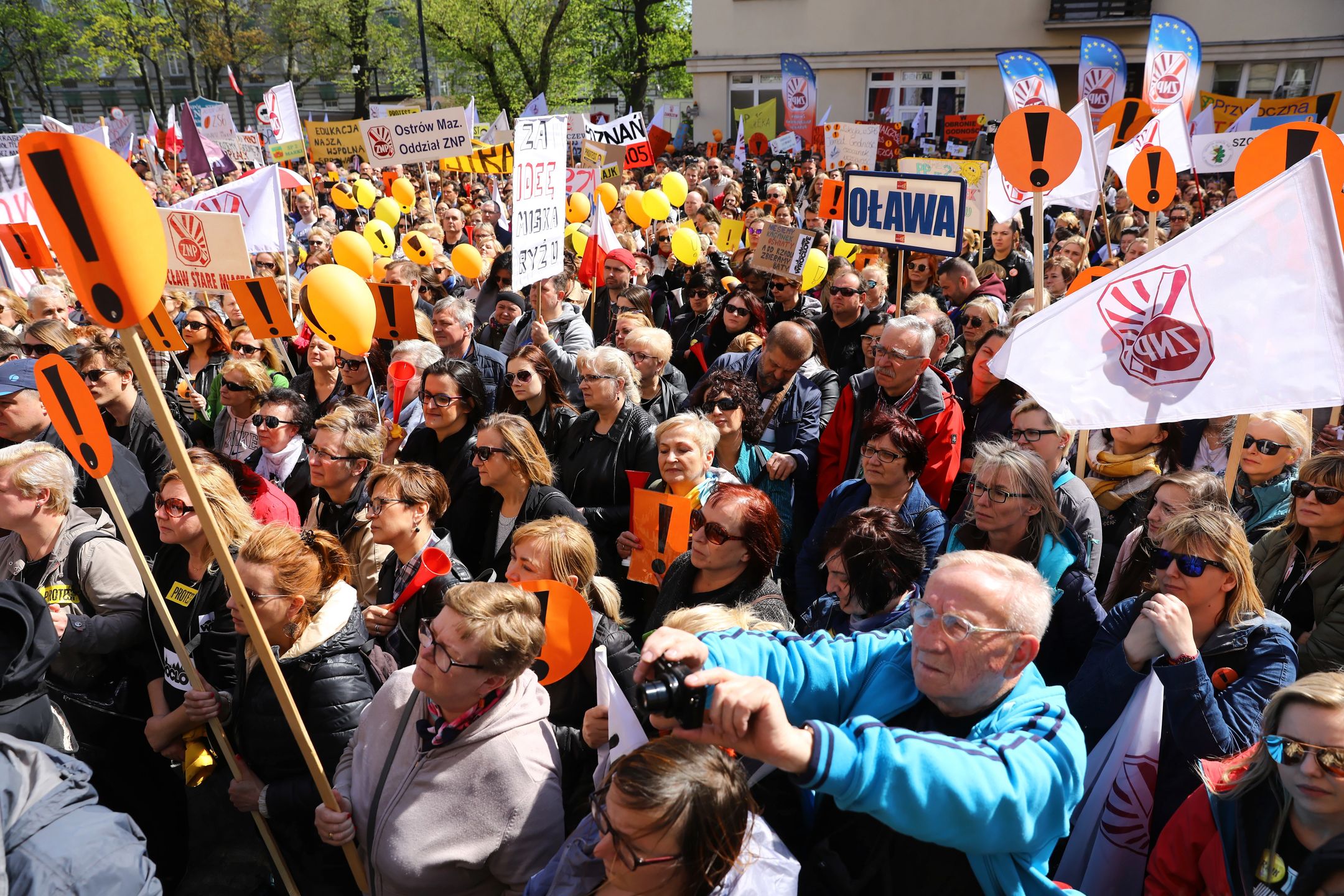 Ogólnopolska manifestacja nauczycieli przed siedzibą Ministerstwa Edukacji Narodowej.