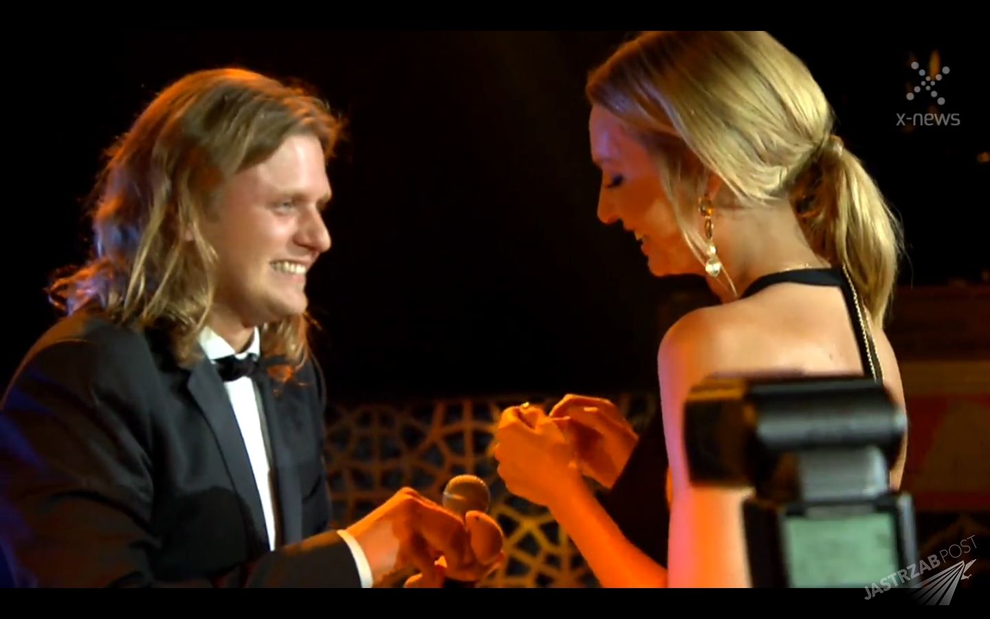 Zaręczyny Agnieszki Szulim i Piotra Woźniaka-Staraka na Balu Fundacji TVN 2015