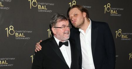 Piotr Woźniak-Starak na ściance Balu Dziennikarzy i chwila, którą pewnie chciałby wymazać z pamięci