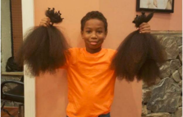 8-latek zapuszczał włosy przez dwa lata, by przeznaczyć je na peruki dla dzieci chorych na raka