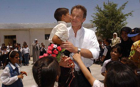 Blair podziękował w Basrze brytyjskim żołnierzom