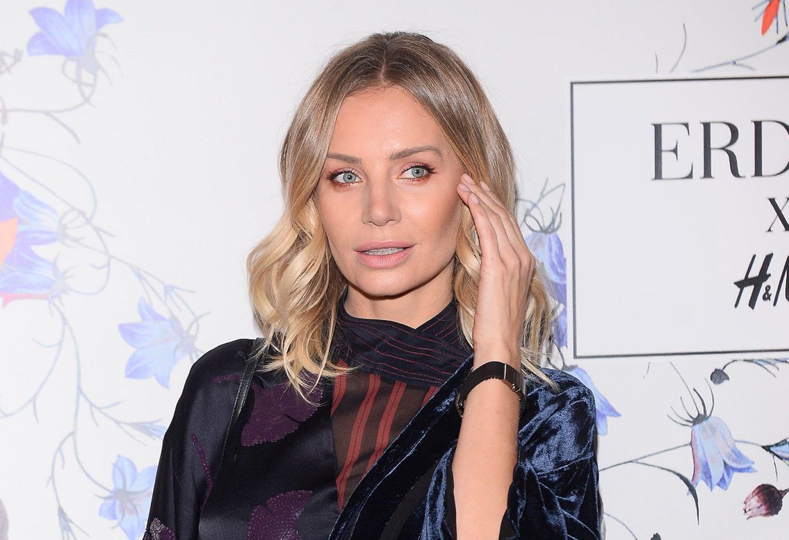 Agnieszka Woźniak-Starak lansuje najgorętszy trend na imprezie Erdem dla H&M