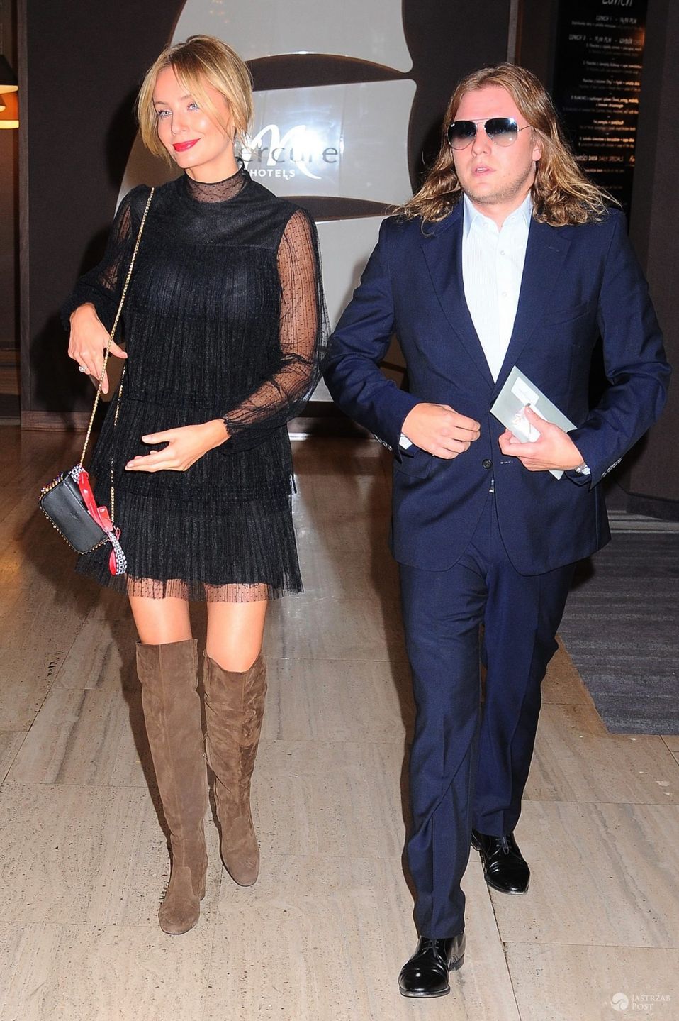 Agnieszka Szulim w sukience Valentino i Piotr Woźniak-Starak na 40. festiwalu filmowym w Gdyni we wrześniu 2015 (fot. ONS)