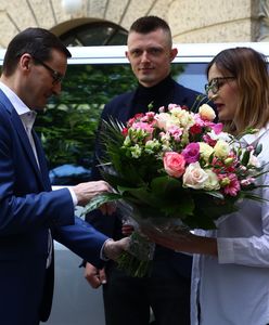 Mateusz Morawiecki z wizytą u sześcioraczków. Przywiózł prezenty