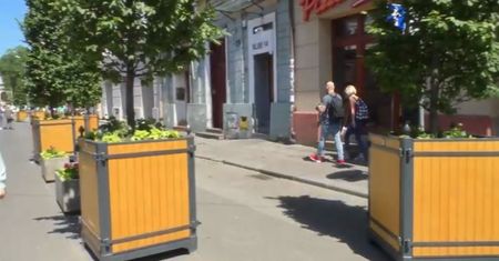 Kraków narobił sobie problemów. Przez donice na Kazimierzu