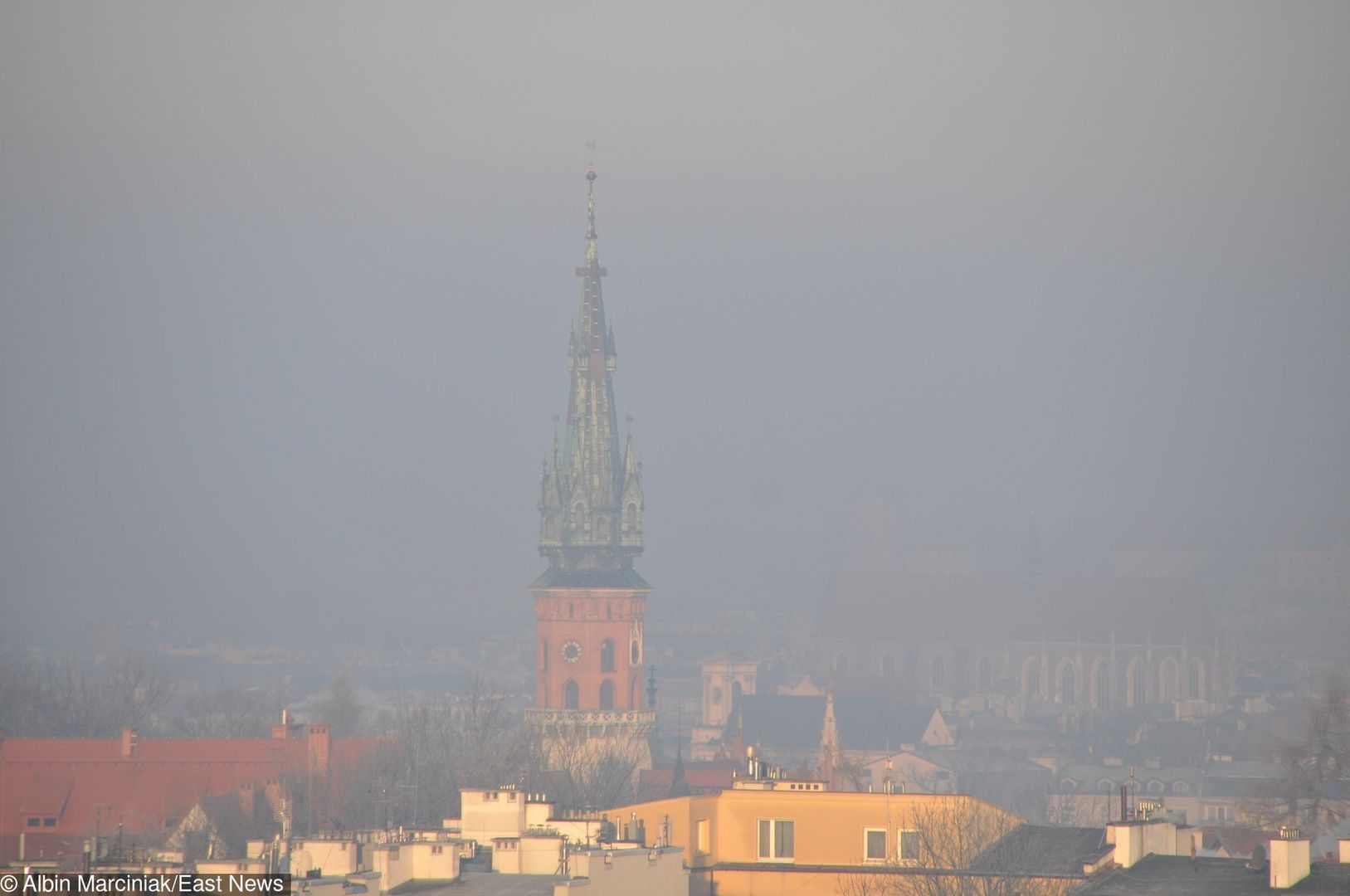 Kraków: smog w mieście, widok z Kopca Krakusa