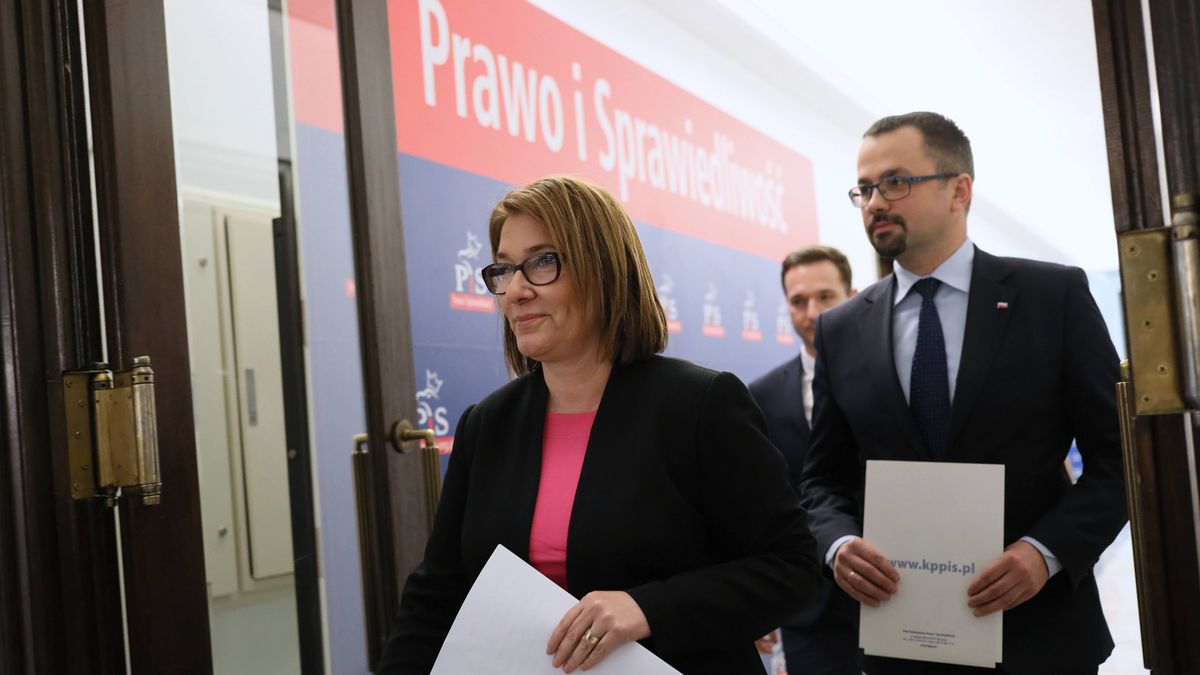 Rzecznik PiS Beata Mazurek i poseł Marcin Horała