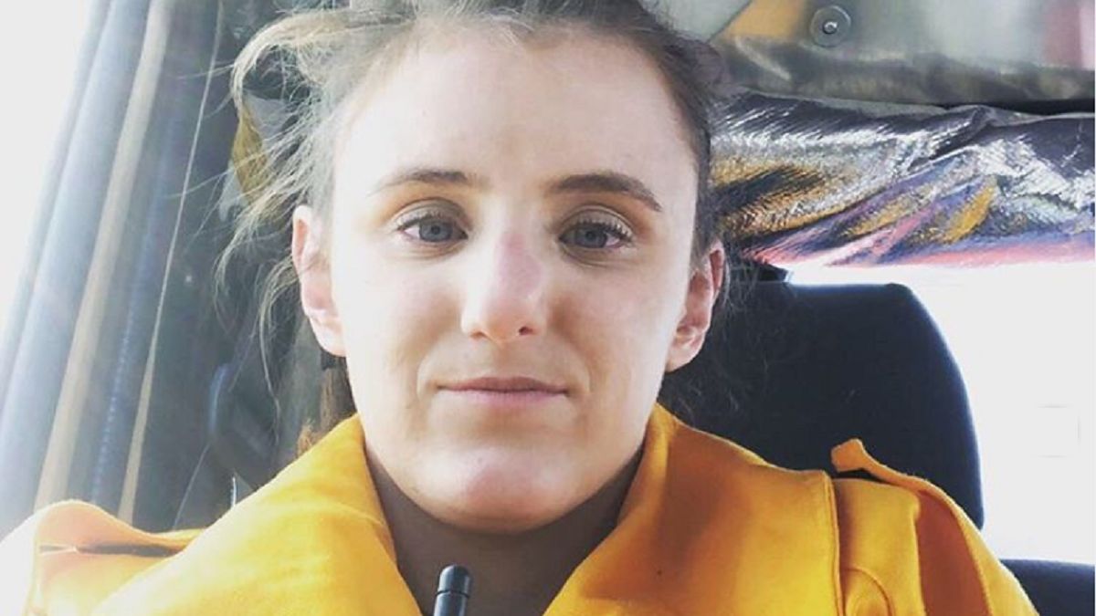 Kobieta strażak walczy z pożarami w Australii nawet w ciąży.