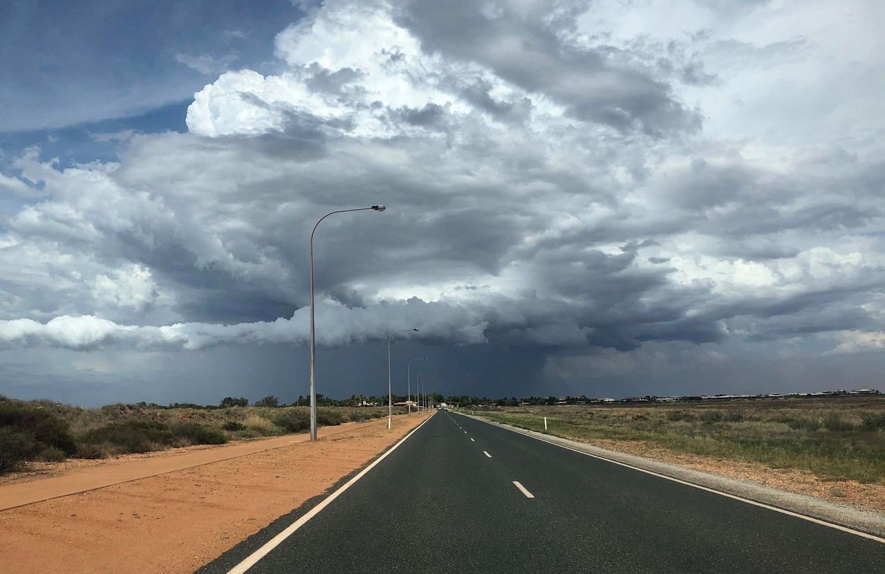 "Veronica jest wnerwiona". Cyklon prawie dotarł już do domu Polki mieszkającej w Australii