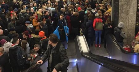 Zima wróciła do Polski. Utrudnienia na drogach i na kolei