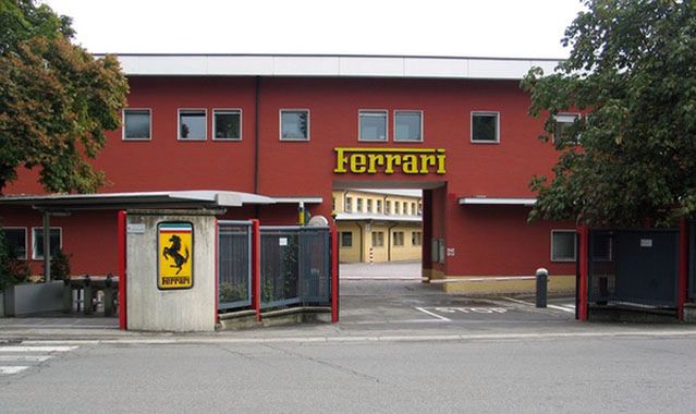 Fabryki Ferrari i Lamborghini wstrzymały produkcję