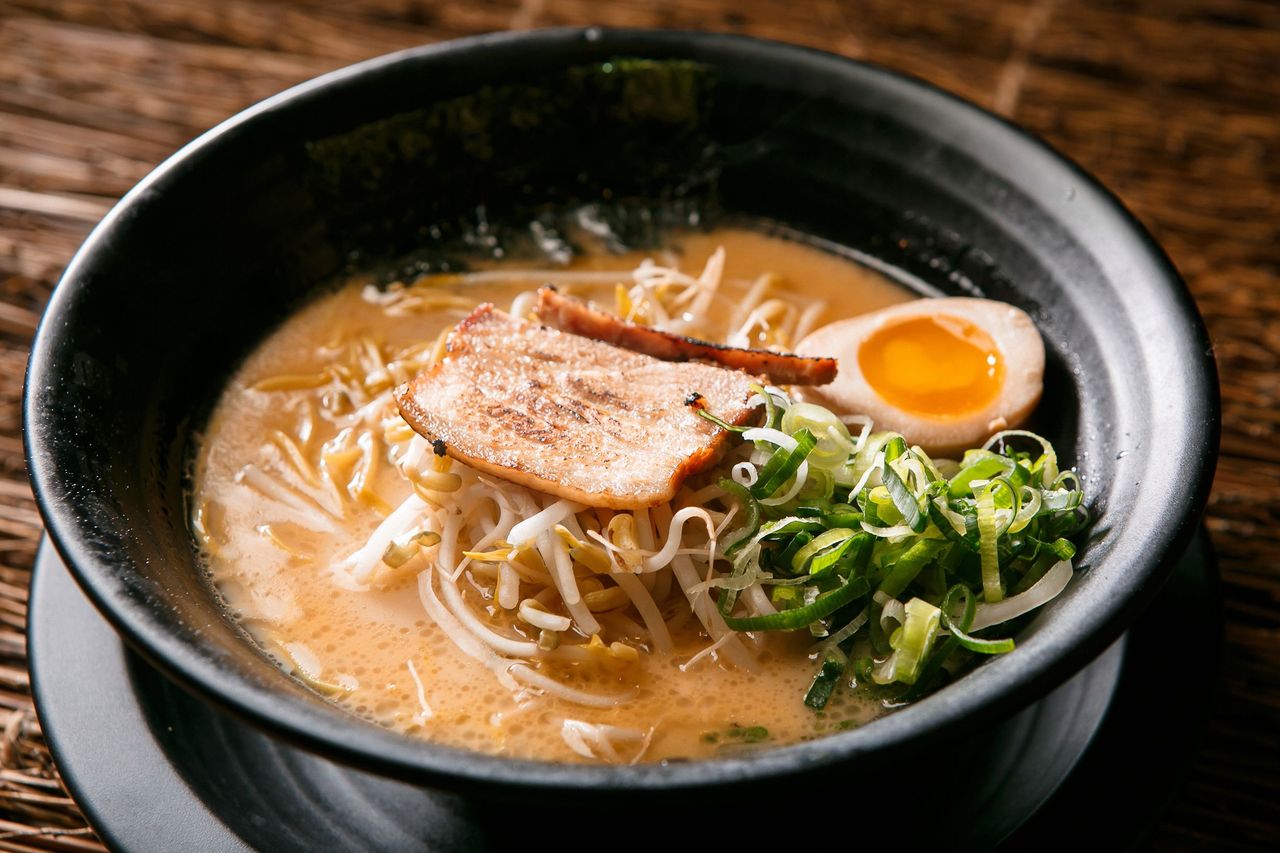 Domowy ramen krok po kroku. Sprawdzony przepis