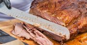 Soczyste i aromatyczne mięso, czyli pastrami. Smak Nowego Jorku