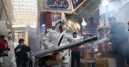Iran szuka winnych koronawirusa. Oskarża dwa państwa