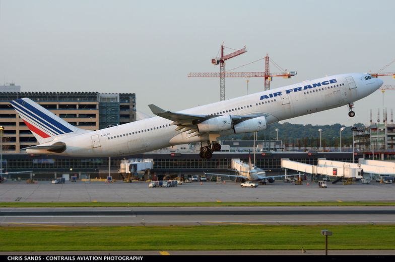 Air France i KLM ograniczają loty do Chin.