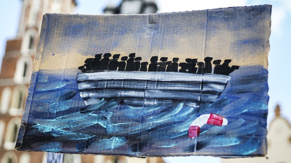 Zdjęcie z manifestacji "Uchodzcy mile widziani", która odbyła się w Krakowie w 2015 roku jako wyraz solidarności mieszkańców z uchodźcami
