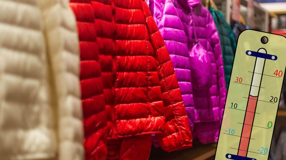 Sklepy odzieżowe czekają na klientów z kolekcją jesienną. Pogoda jednak jesienna nie jest