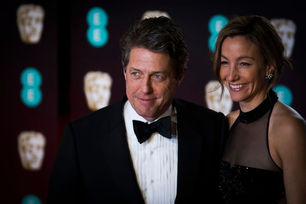 Hugh Grant zerwał ze stanem kawalerskim. Jego żona jest młodsza o 18 lat