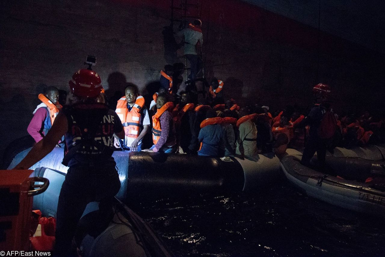 Marynarka wojenna otworzyła ogień do łodzi z migrantami. Jedna osoba nie żyje