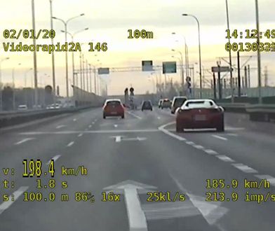 Warszawa. Kierowca ferrari pędził 200 km/h mostem Północnym