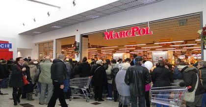 Biedronka poszła na zakupy. Kupuje MarcPol