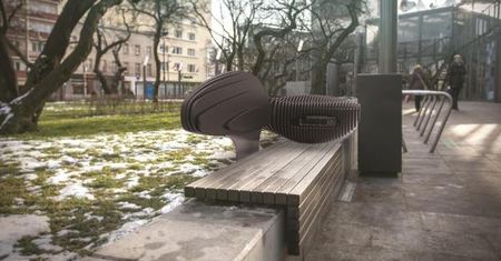 Gdynianie będą mogli ładować sprzęt elektroniczny za darmo dzięki "Miejskiej Wtyczce"