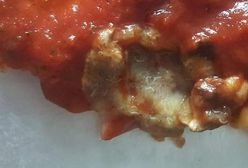 W pizzy znaleźli dziesiątki larw. Teraz DaGrasso odpowiada oświadczeniem