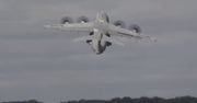 Pilot Airbusa A400M dał popis podczas pokazów. Wystartował prawie pionowo