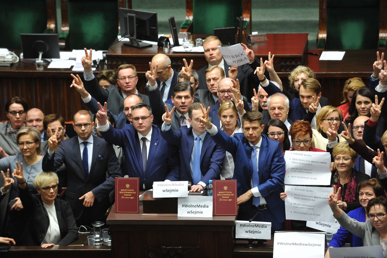 Poseł Szczerba pozwał marszałka Kuchcińskiego. Za wykluczenie z obrad Sejmu