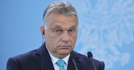 Viktor Orban założył złe spodnie. Internauci mają ubaw