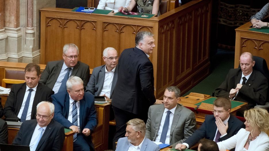 Rządzący Węgrami Fidesz Viktora Orbana ma większość konstytucyjną