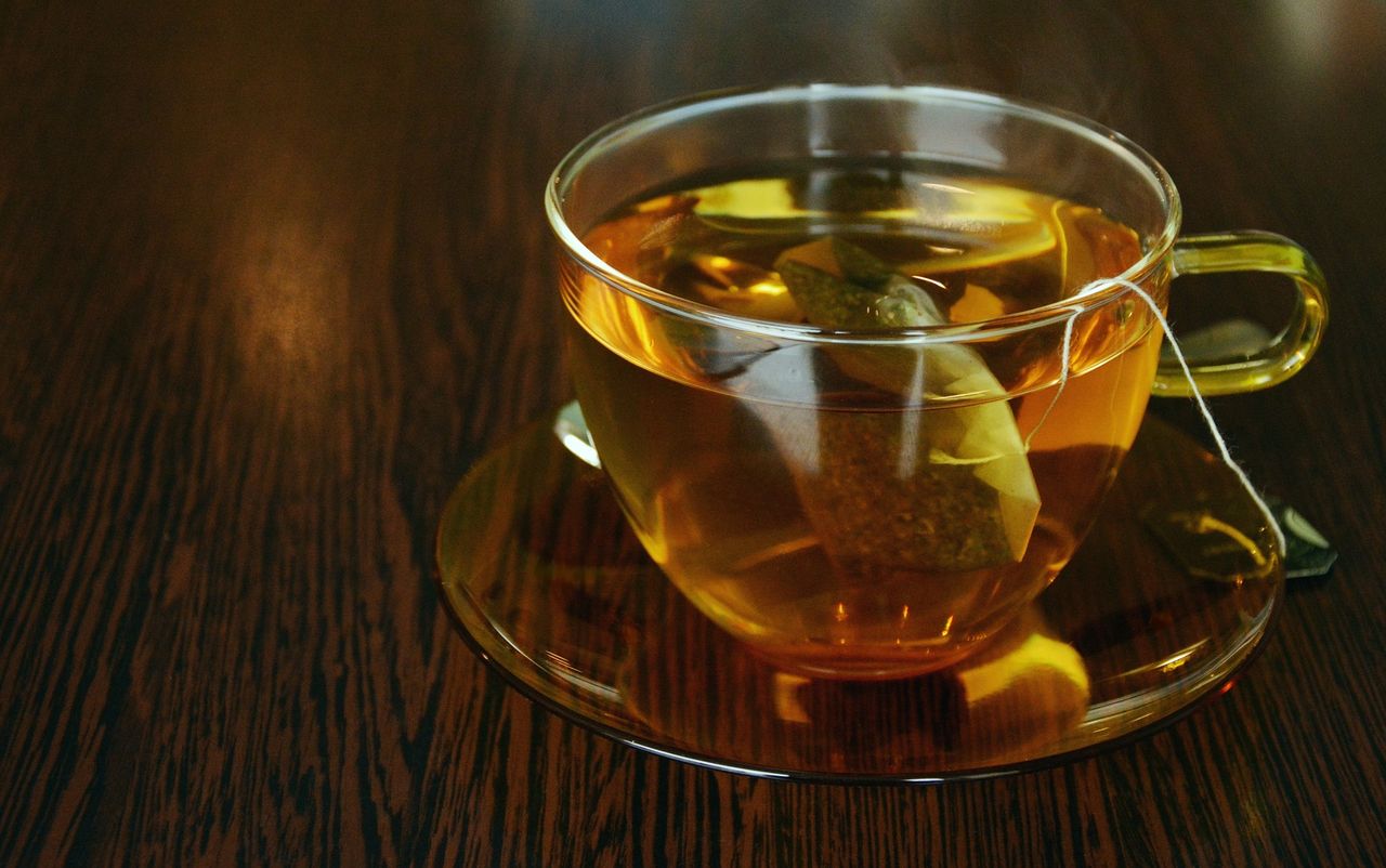 Naukowcy ostrzegają: temperatura herbaty ma wielkie znaczenie