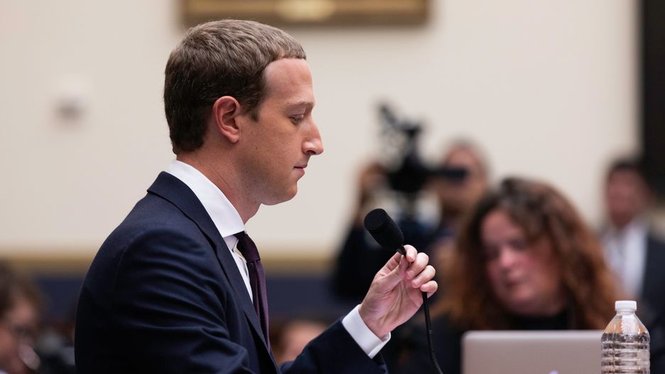 Mark Zuckerberg podczas przesłuchania na temat wirtualnej waluty Libra.
