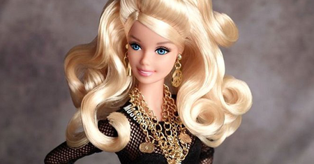 Barbie idzie naprzód: w reklamie kultowej lalki zagrał chłopiec!