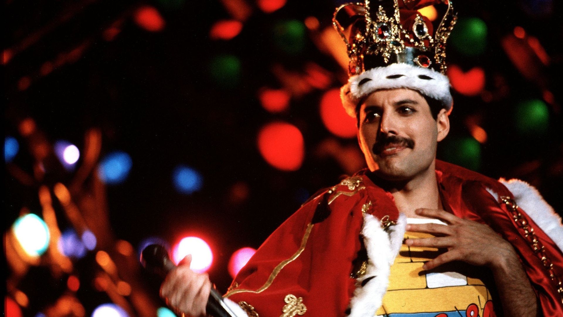 Freddie Mercury w jednym ze strojów scenicznych