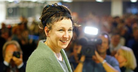 Sukces Olgi Tokarczuk zignorowany przez Telewizję Polską. Nie pokazali spotkania noblistki z czytelnikami