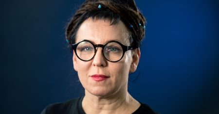 Tokarczuk w centrum literackiego wszechświata. Opinie polskich pisarzy