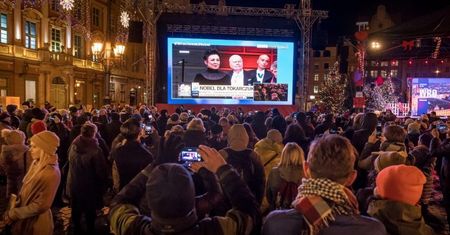 Wrocław: tak Wrocławianie uczcili Nobla dla Tokarczuk